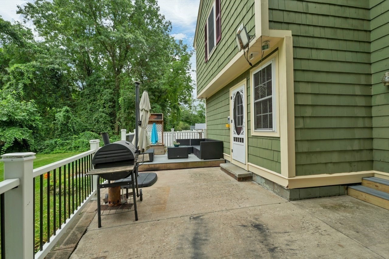 3 Forest St Property Photo 29