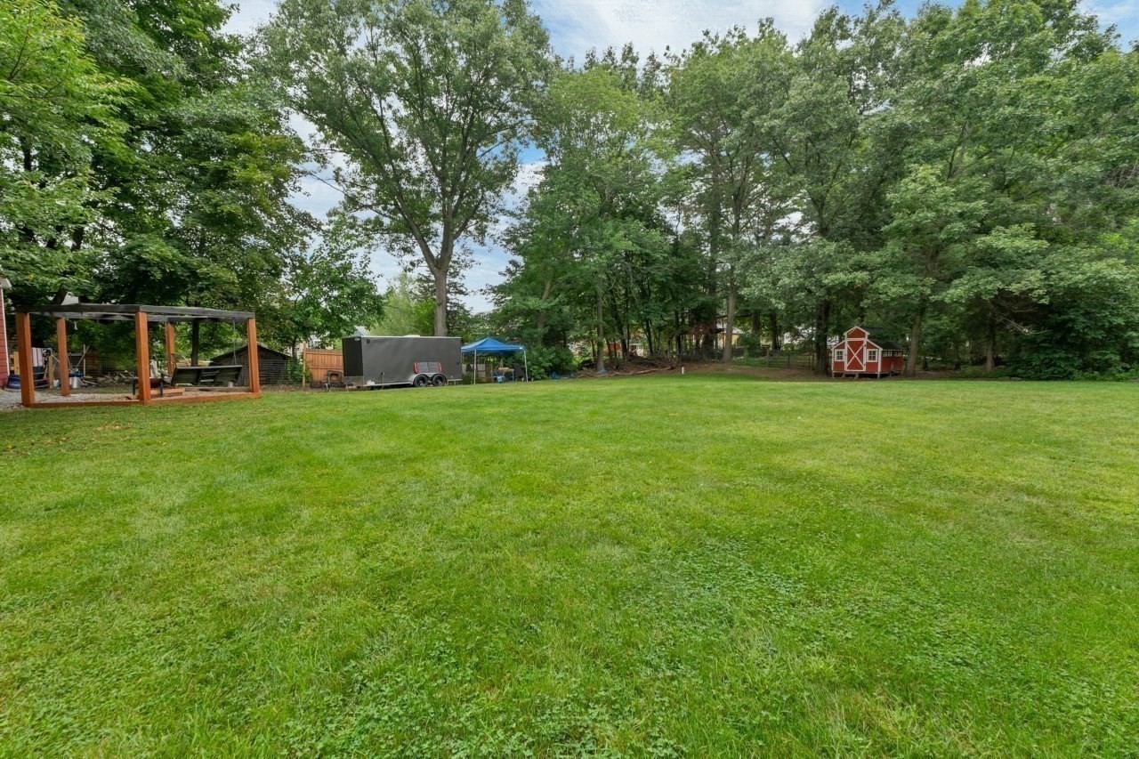 3 Forest St Property Photo 32