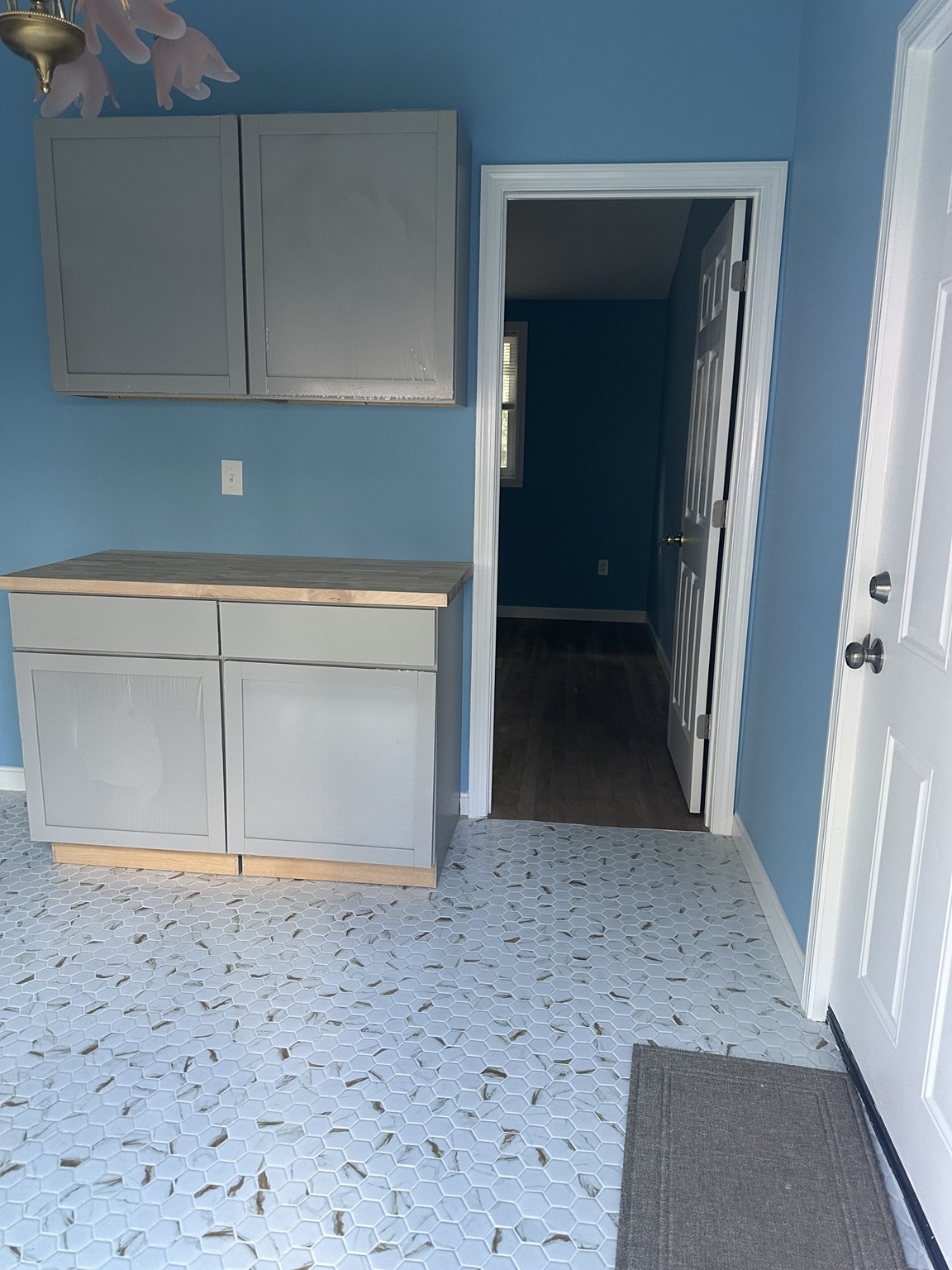 25 Ruth Rd # B Property Photo 6