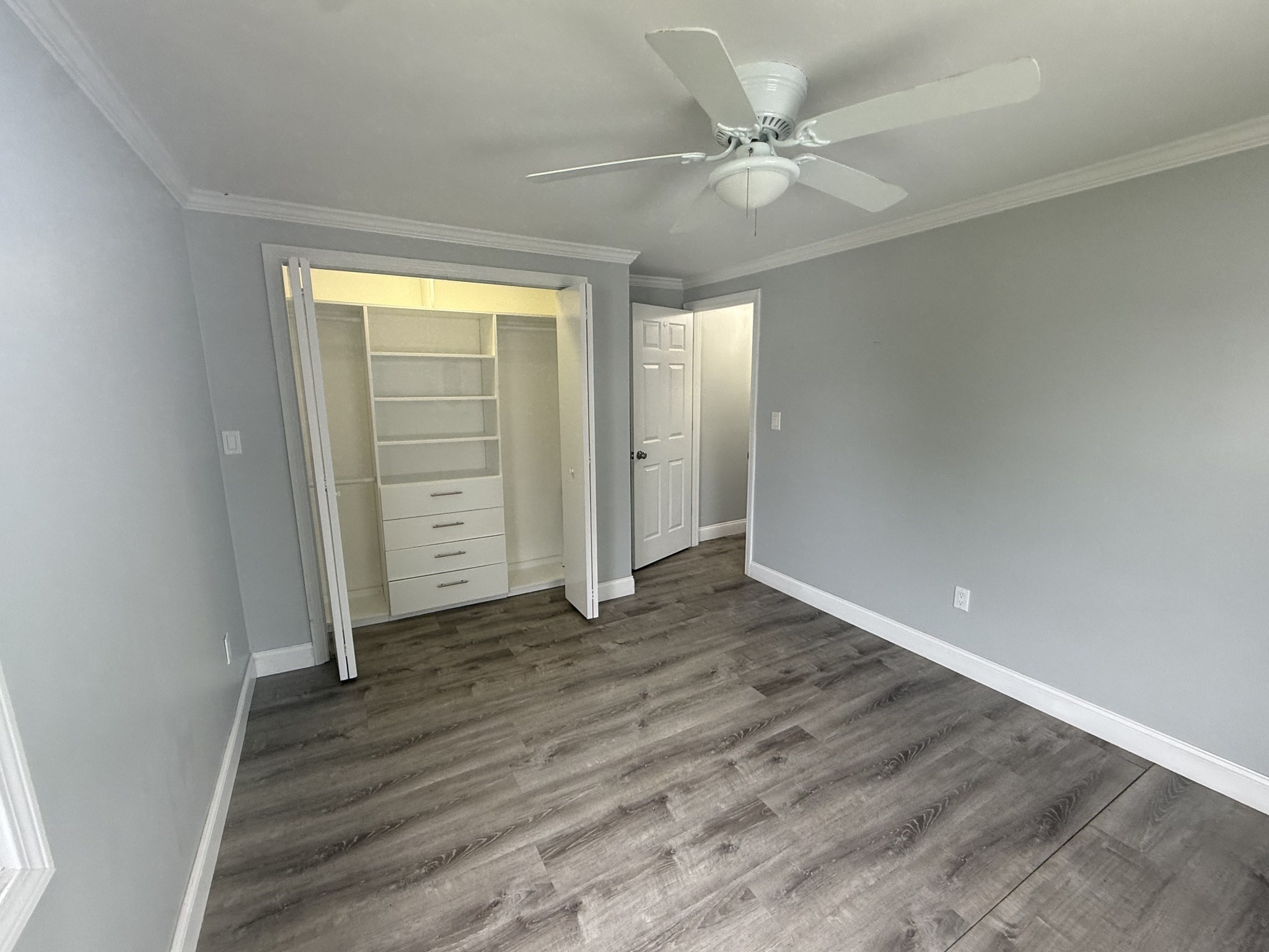 22 Draper Rd # A Property Photo 6