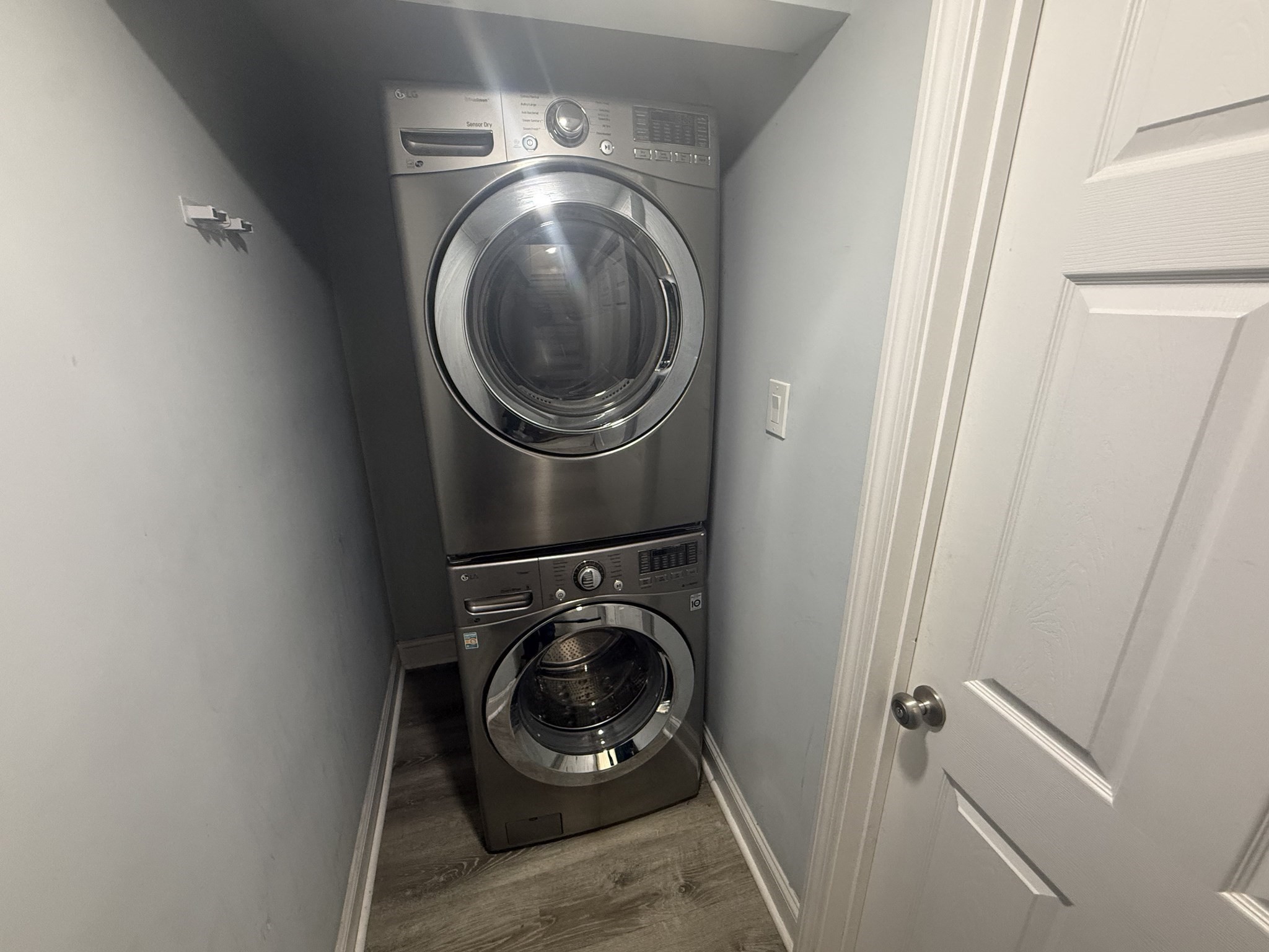 22 Draper Rd # A Property Photo 8