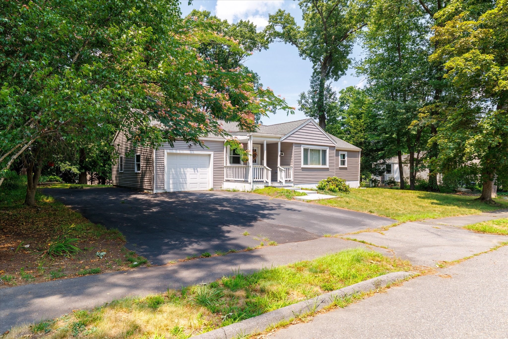 13 Curley Dr Property Photo 1