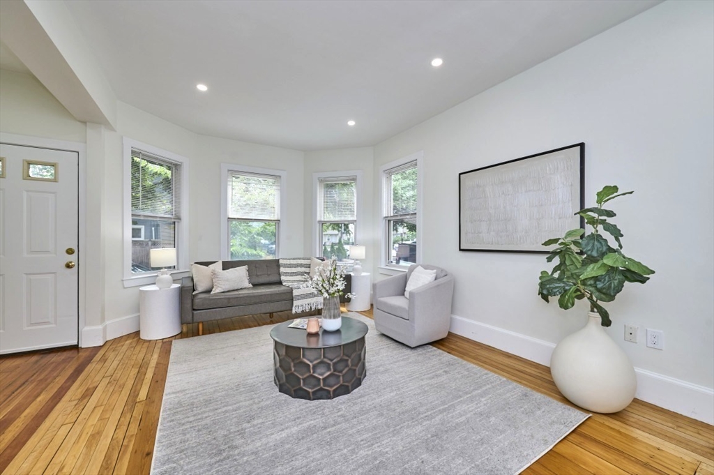 363 Cardinal Medeiros Ave # 363 Property Photo 4