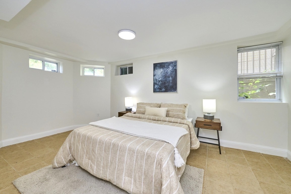 363 Cardinal Medeiros Ave # 363 Property Photo 14