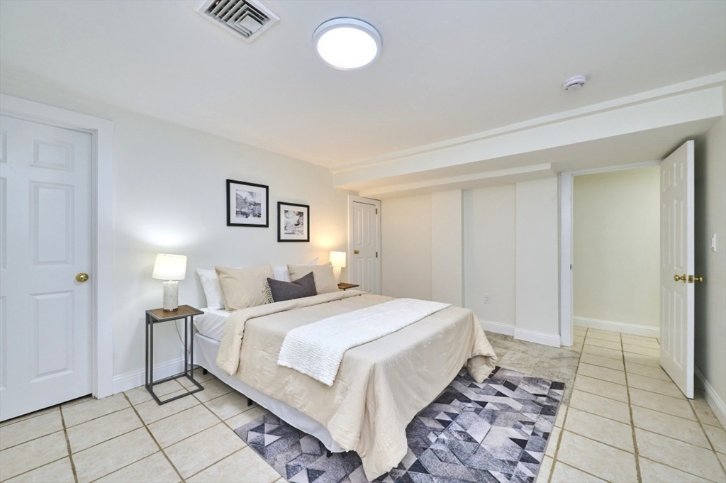 363 Cardinal Medeiros Ave # 363 Property Photo 16