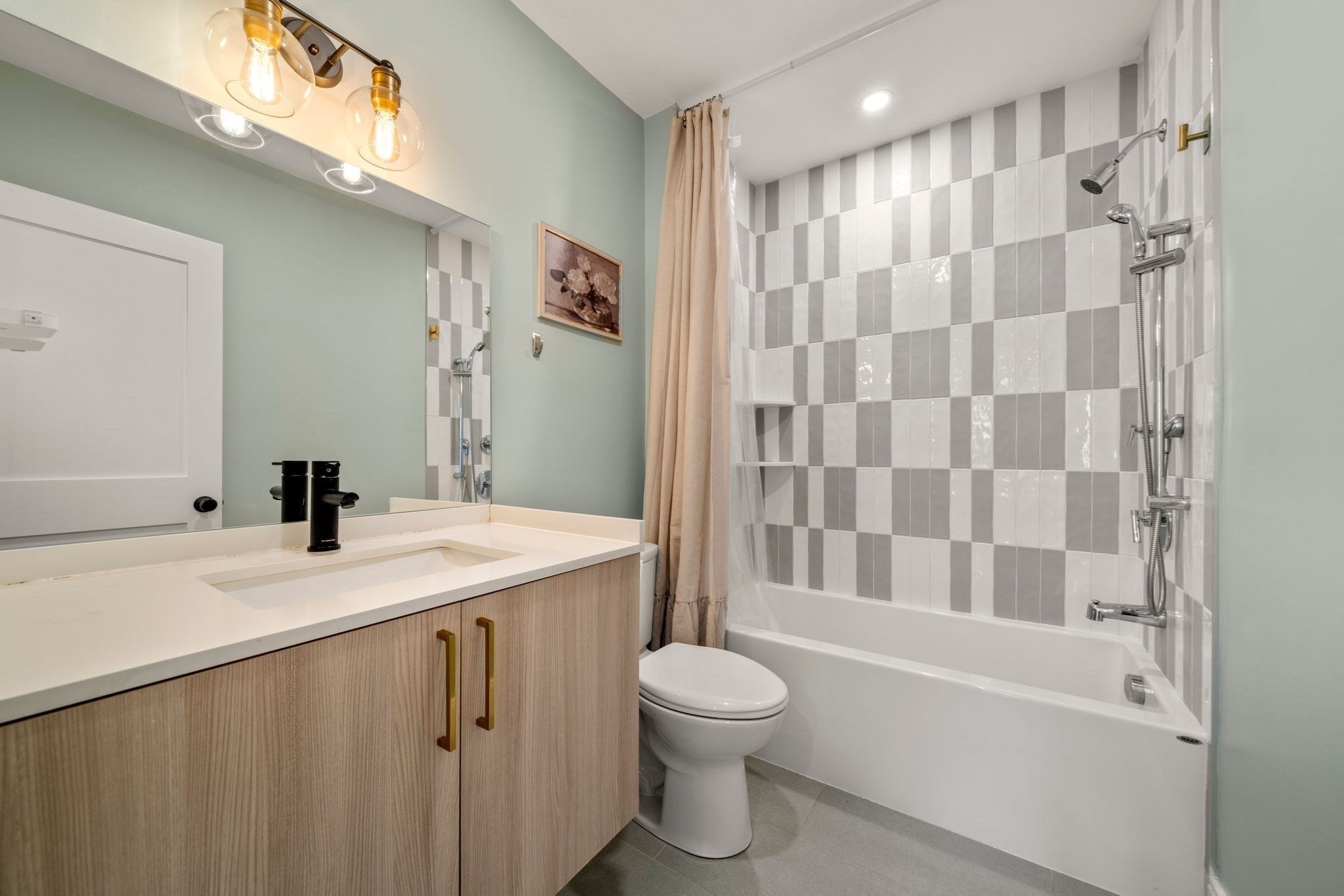 38 Armandine Street # 1 Property Photo 10