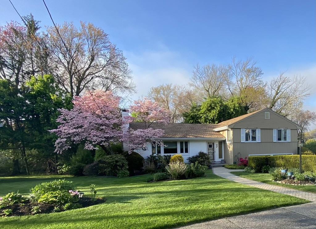 83 Bound Brook Rd Property Photo 1