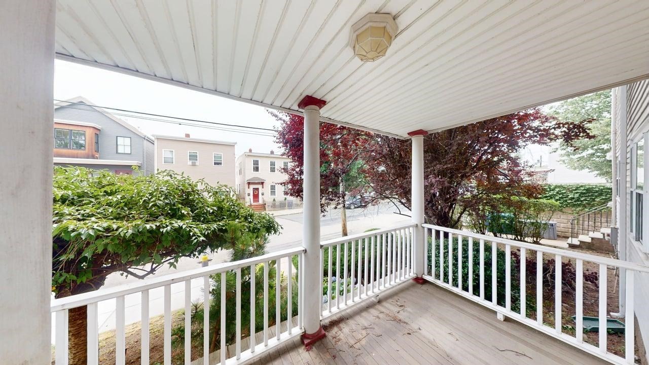 189 Wordsworth St # 1 Property Photo 1