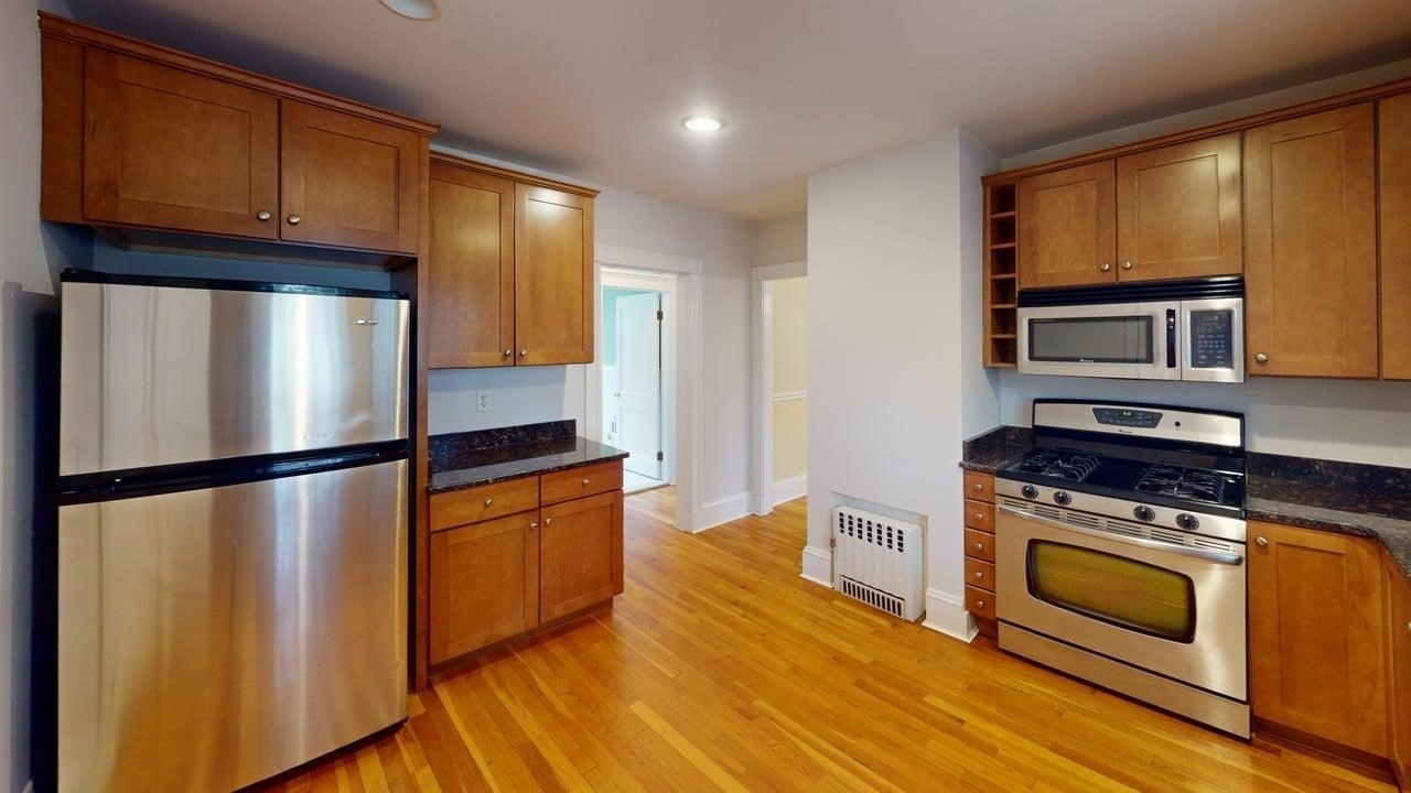 189 Wordsworth St # 1 Property Photo 2