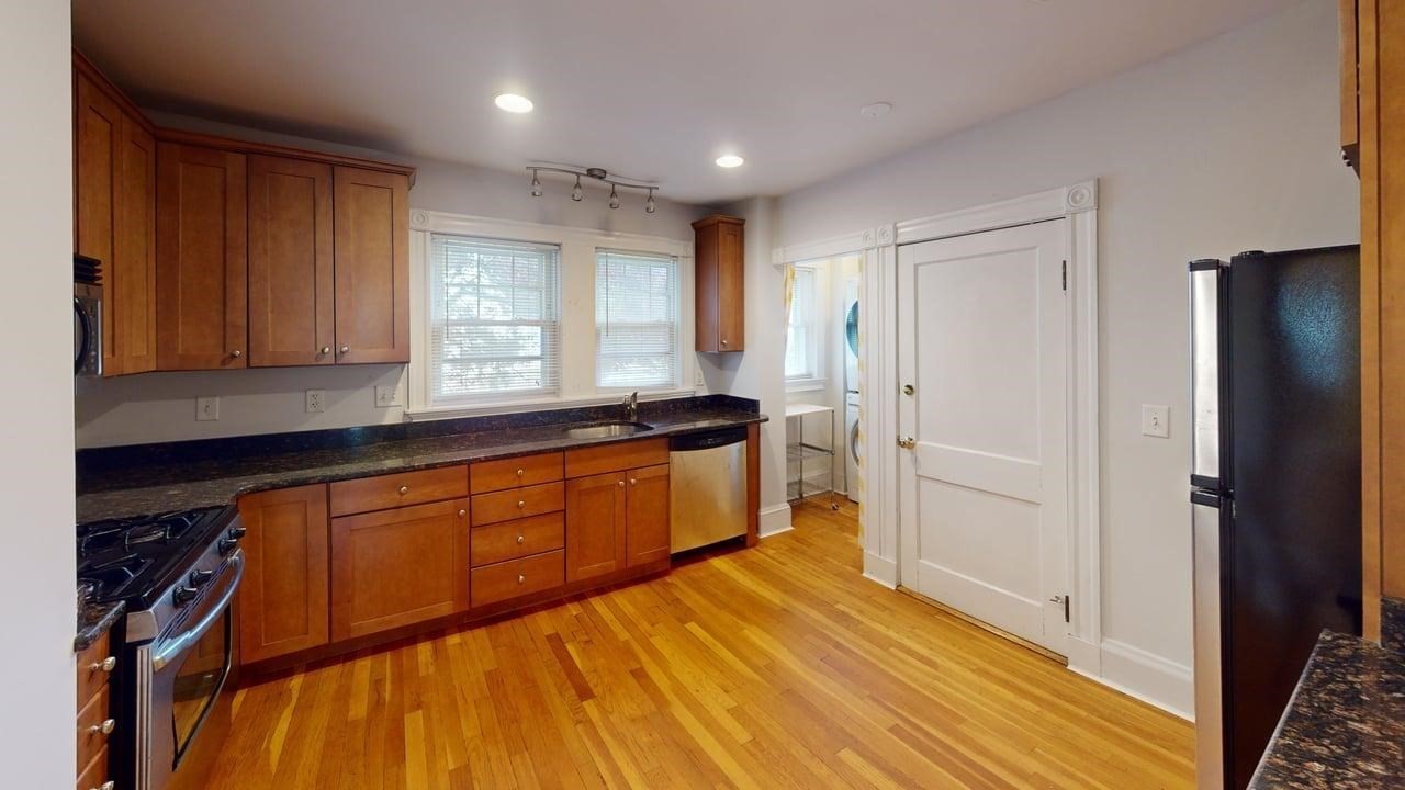 189 Wordsworth St # 1 Property Photo 3