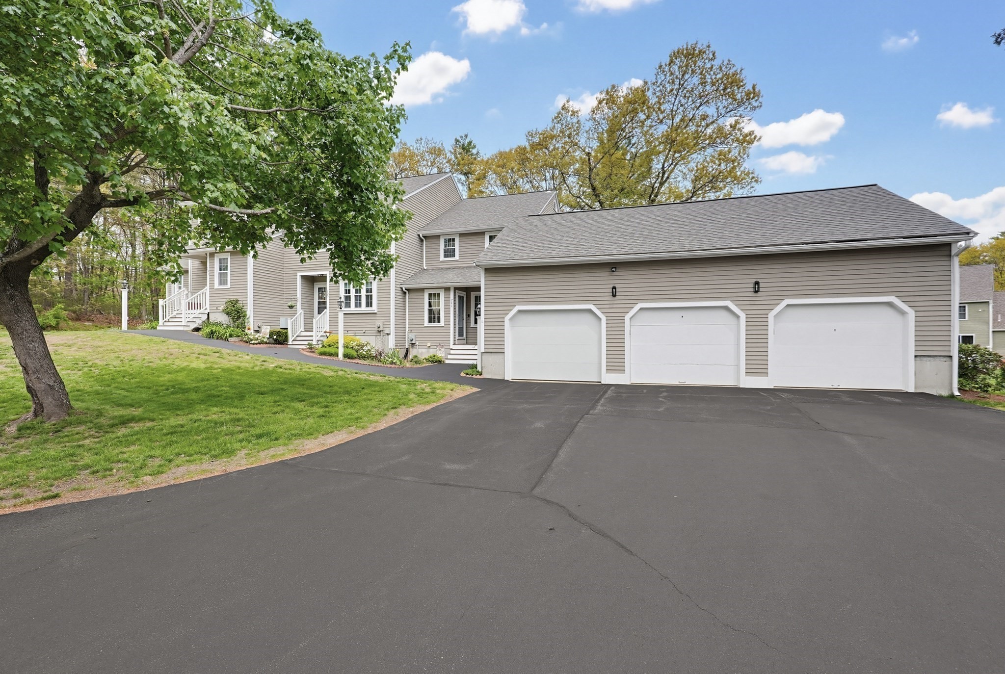 206 Laurelwood Dr # 206 Property Photo 2