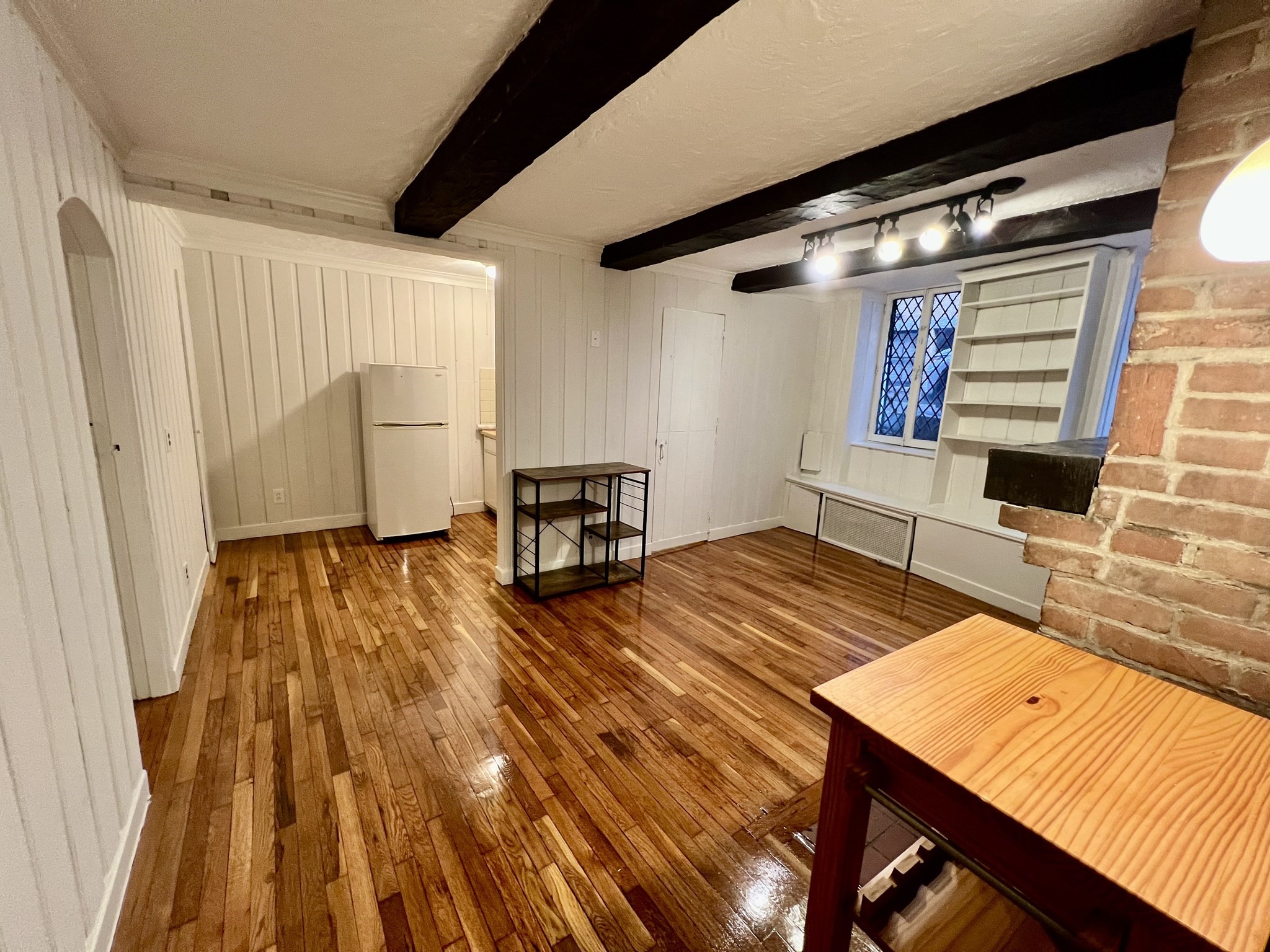 101 Myrtle St # A Property Photo 3