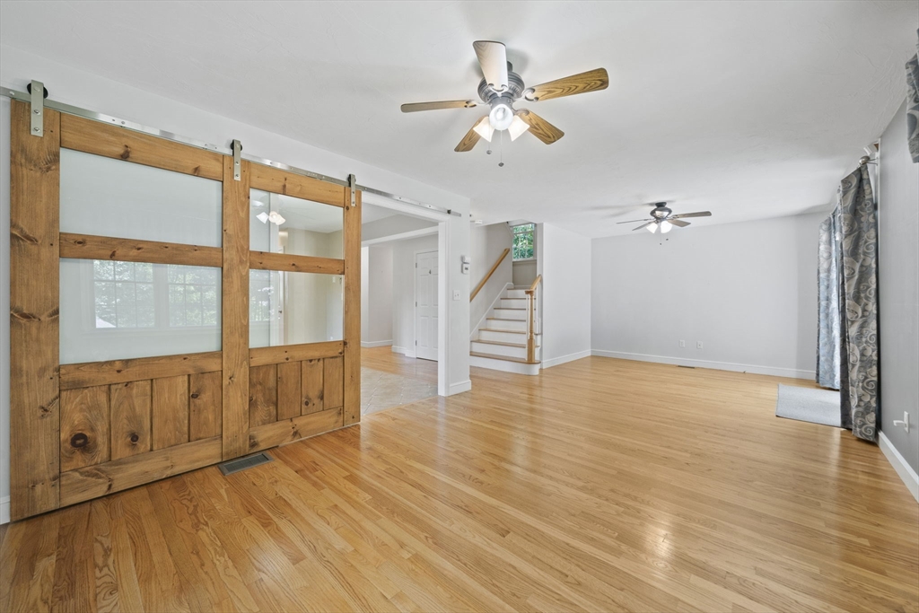 615 Front St Property Photo 14