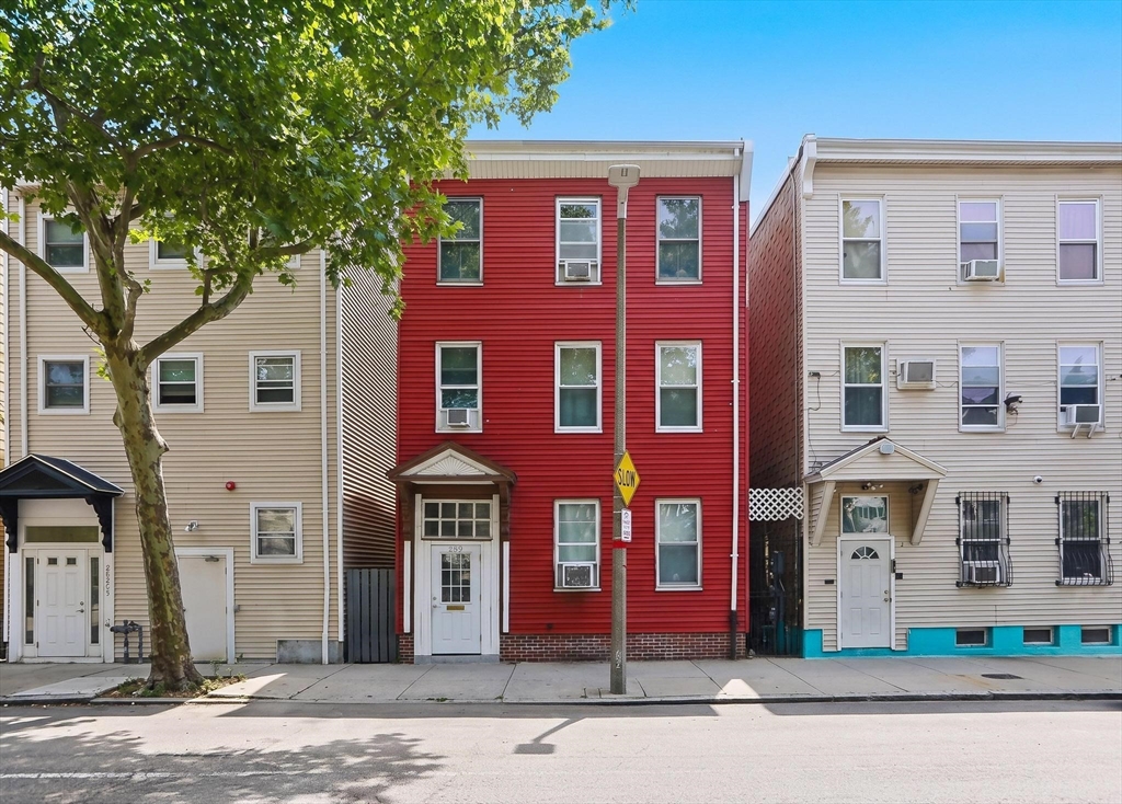 259 Chelsea St Property Photo 1