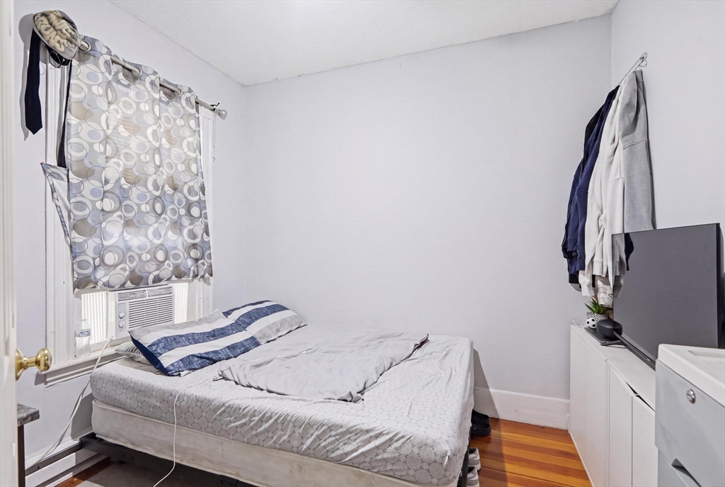 259 Chelsea St Property Photo 5