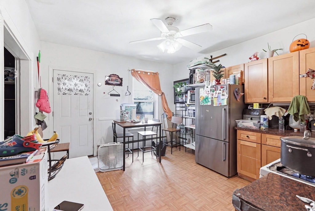 259 Chelsea St Property Photo 10