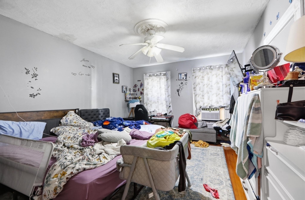 259 Chelsea St Property Photo 13
