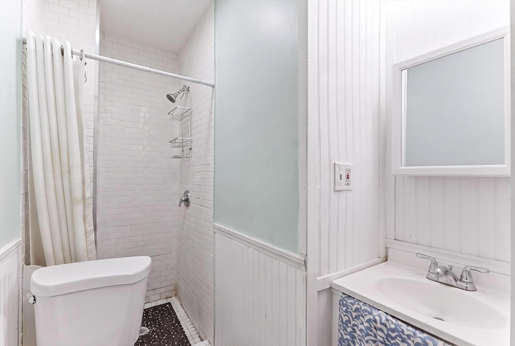 259 Chelsea St Property Photo 20