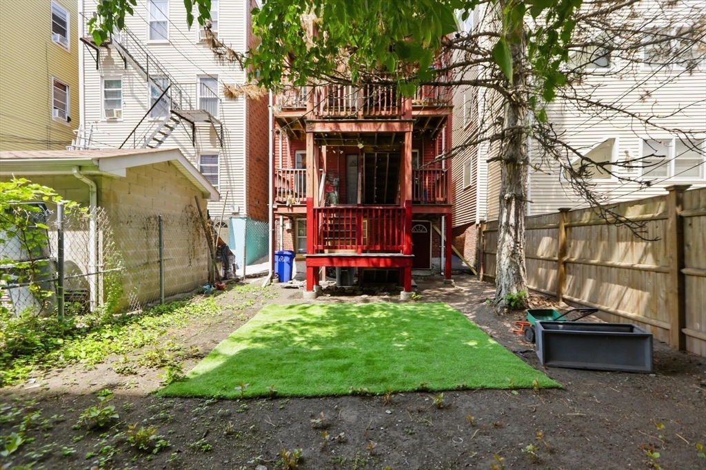 259 Chelsea St Property Photo 24