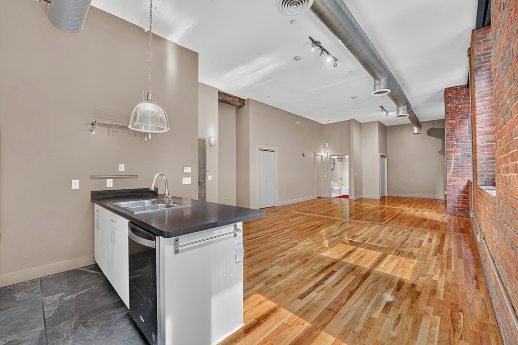 13 Willow # 205 Property Photo 8