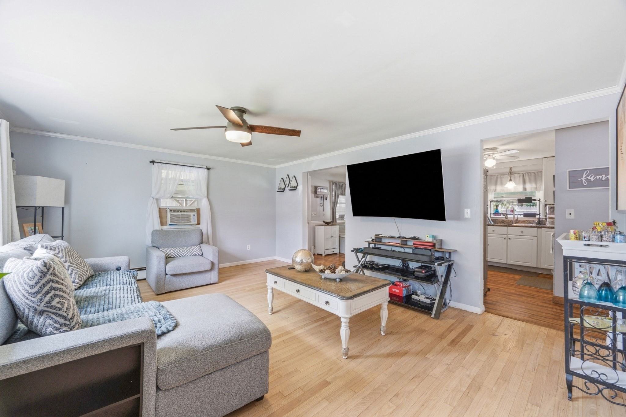 37 Parker St Property Photo 4