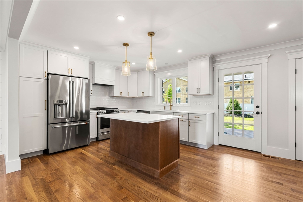 9 Harvey Park Property Photo 8