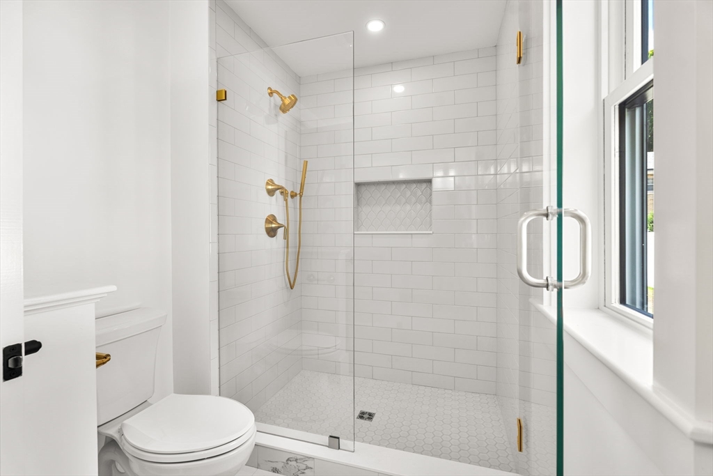 9 Harvey Park Property Photo 23