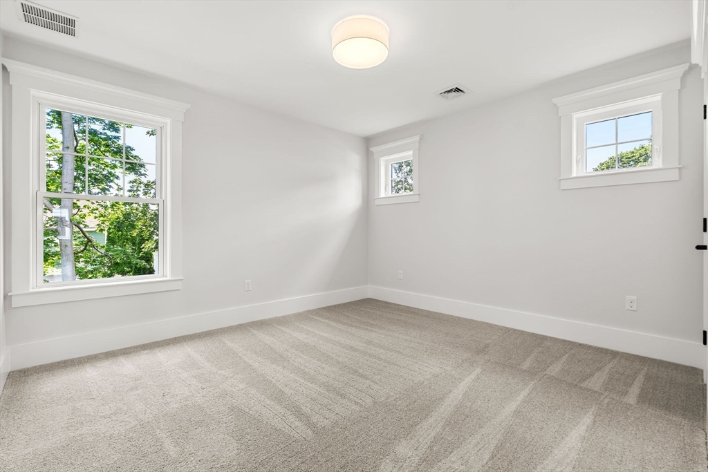 9 Harvey Park Property Photo 37