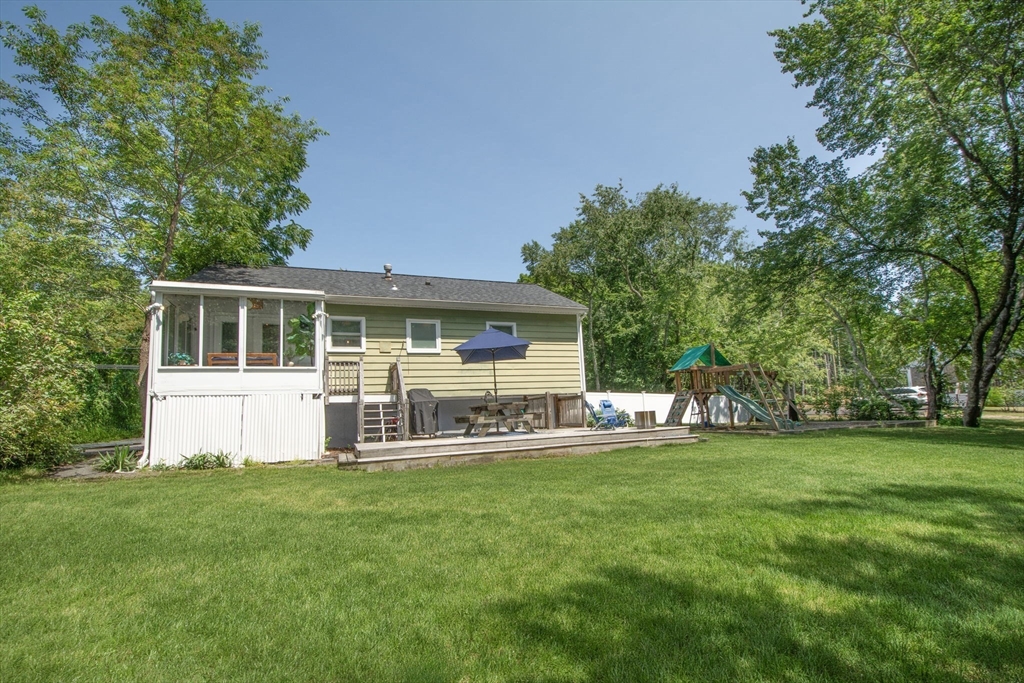 37 Pleasant Street Property Photo 3