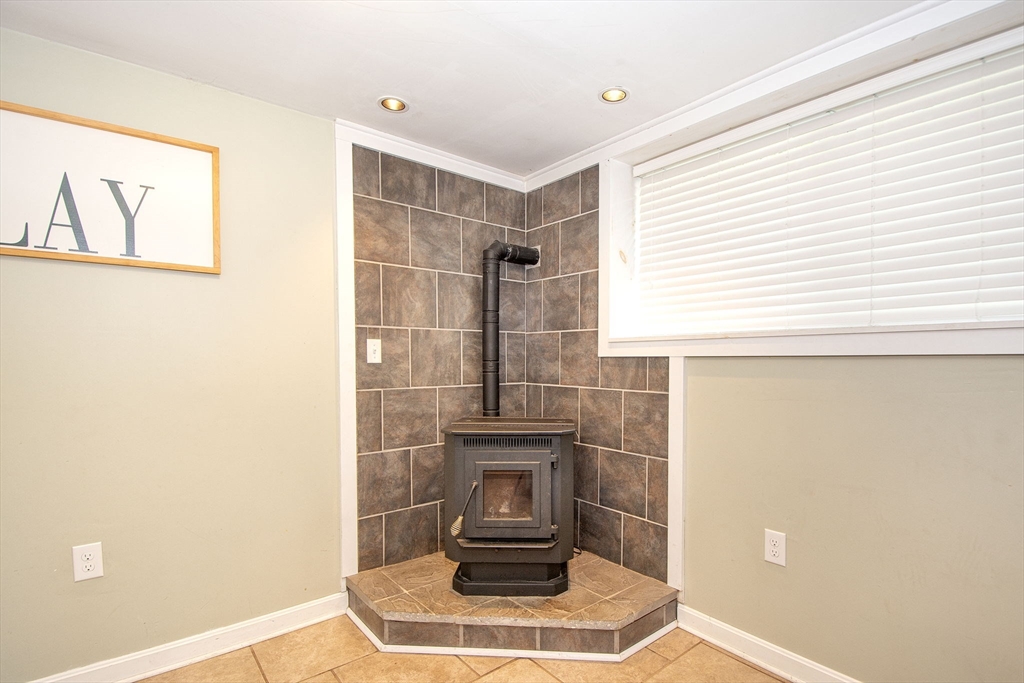 37 Pleasant Street Property Photo 25