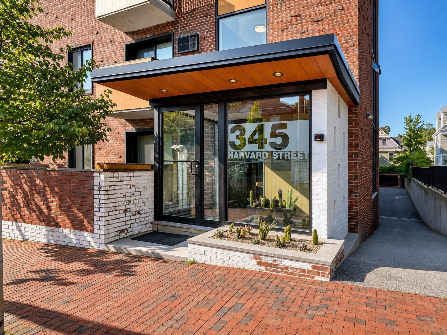 345 Harvard St # 3b Property Photo 2