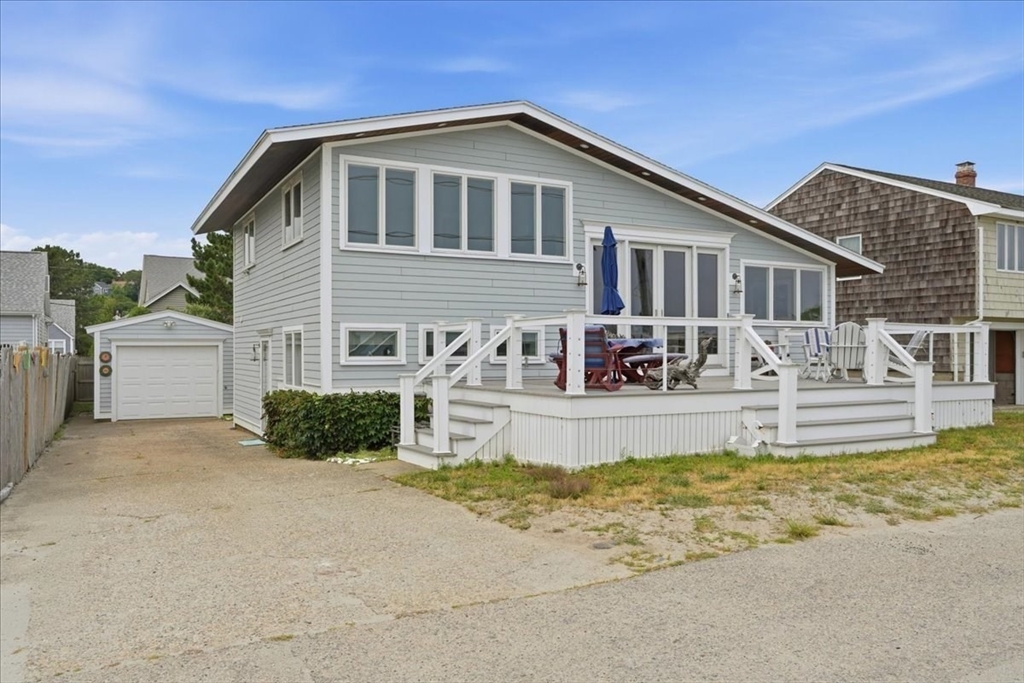 163 Beach Ave Property Photo 2