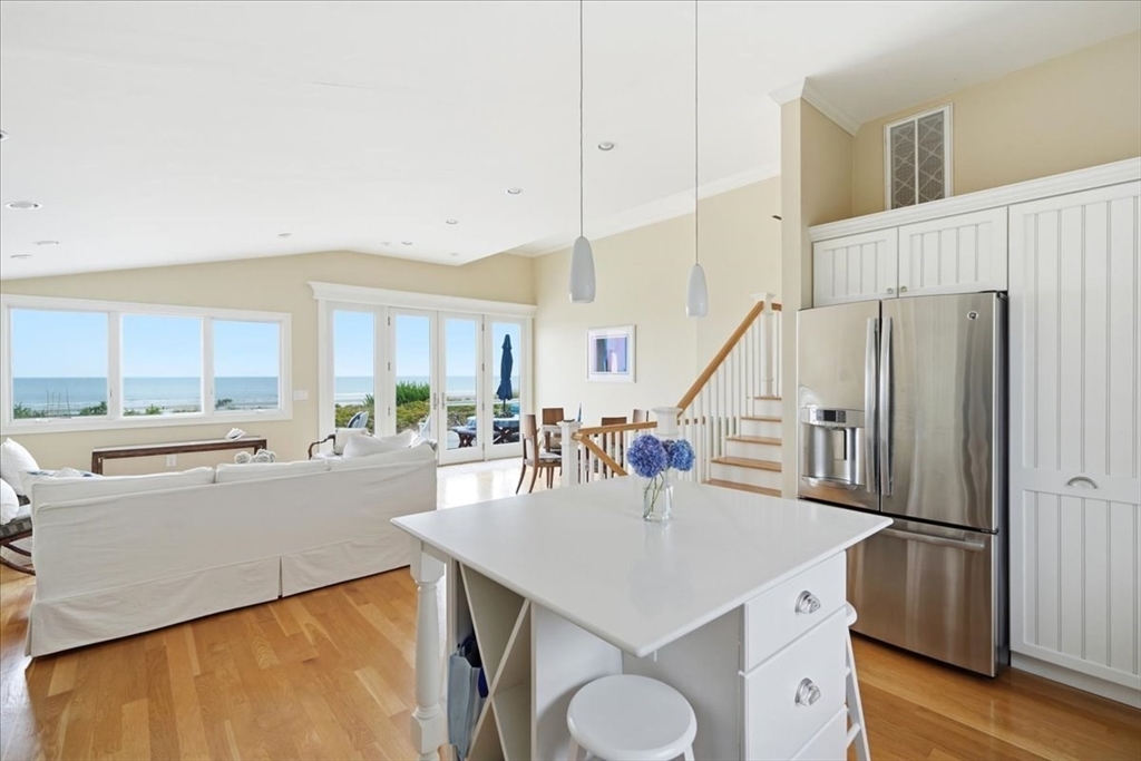 163 Beach Ave Property Photo 11
