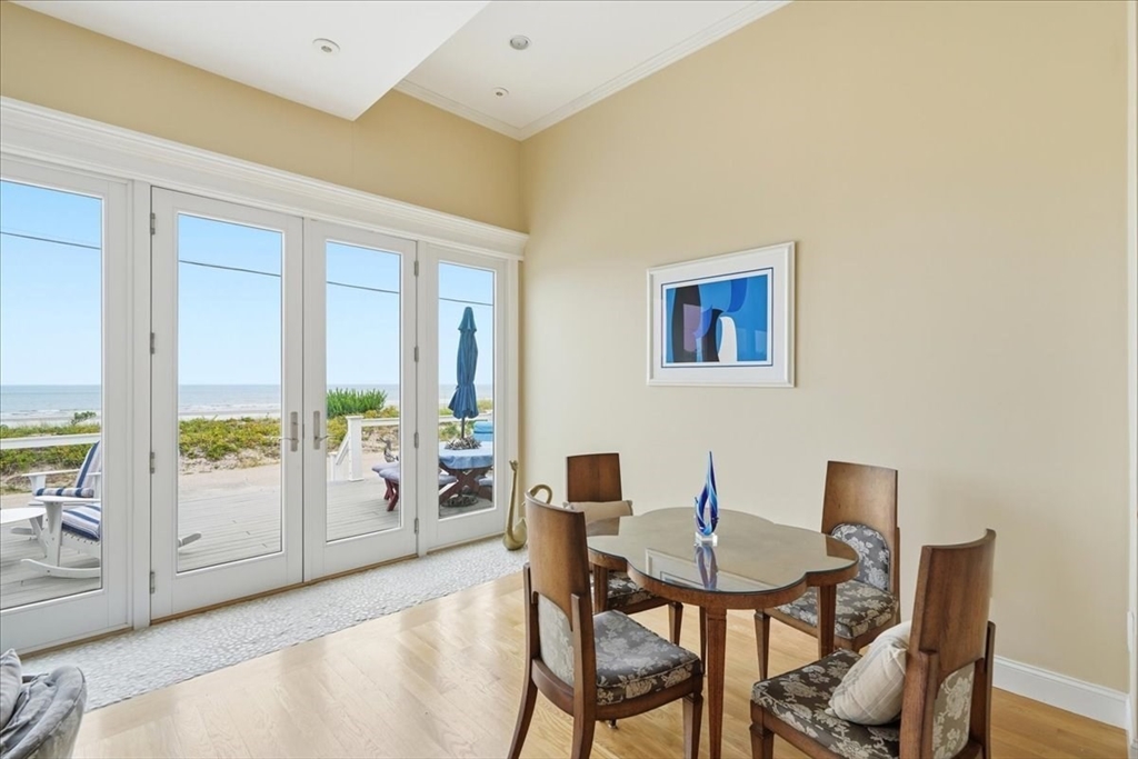 163 Beach Ave Property Photo 12