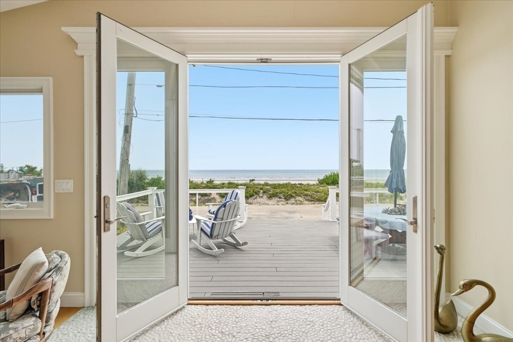 163 Beach Ave Property Photo 13
