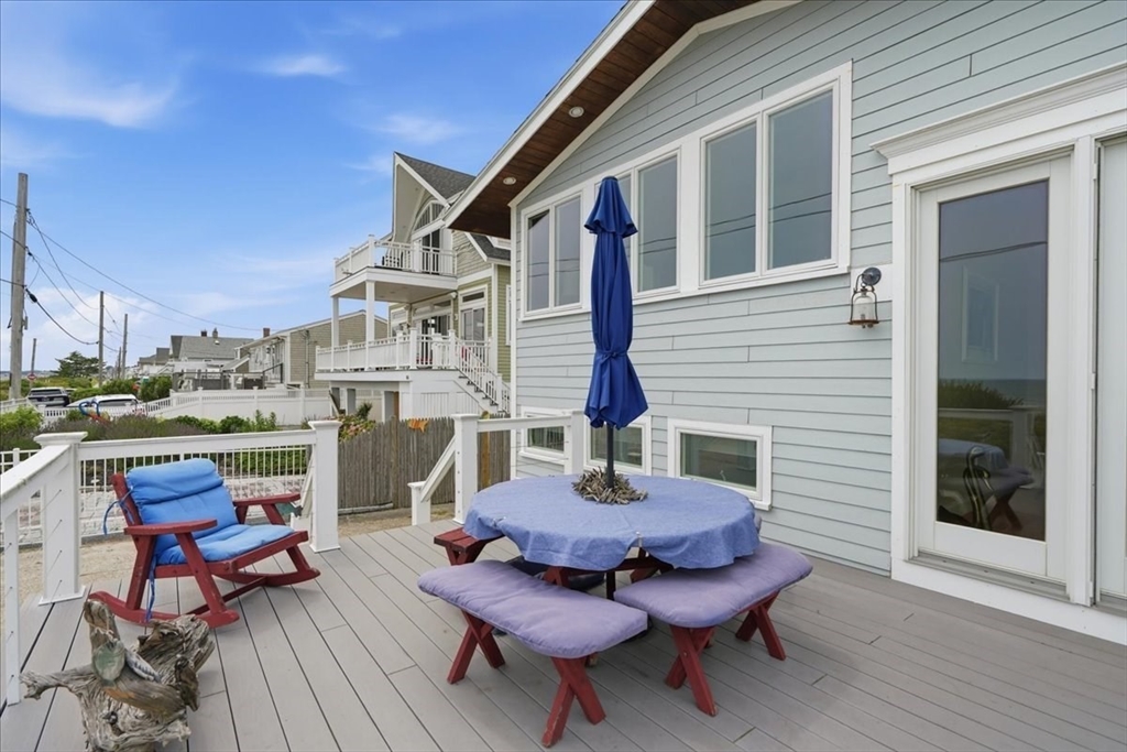 163 Beach Ave Property Photo 14