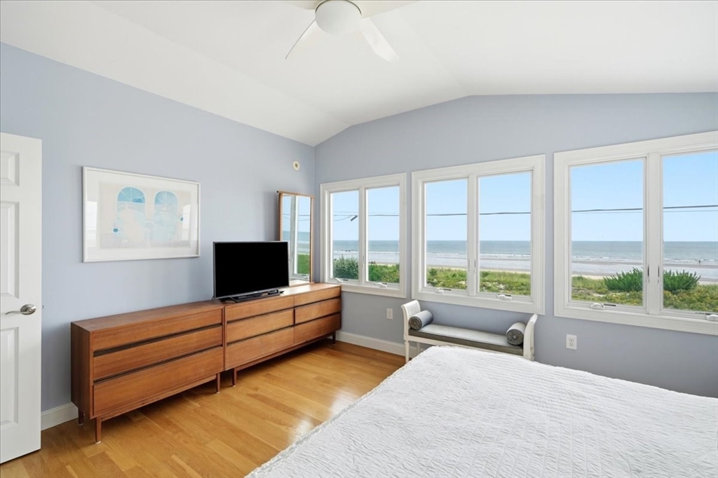 163 Beach Ave Property Photo 19