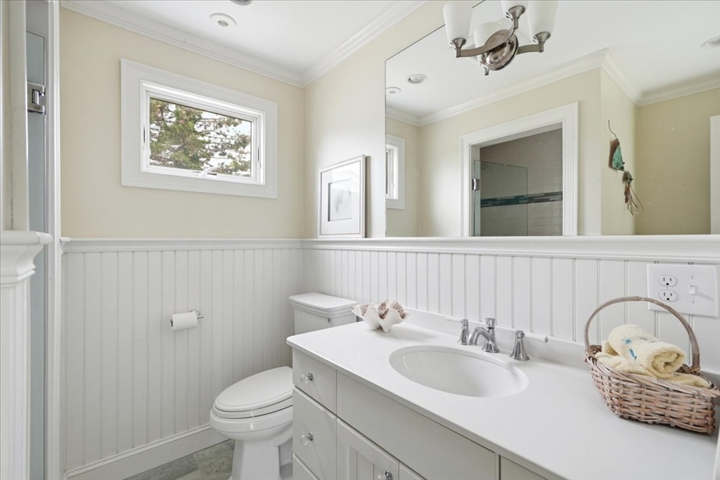 163 Beach Ave Property Photo 26