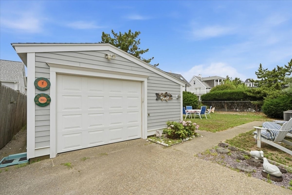 163 Beach Ave Property Photo 32