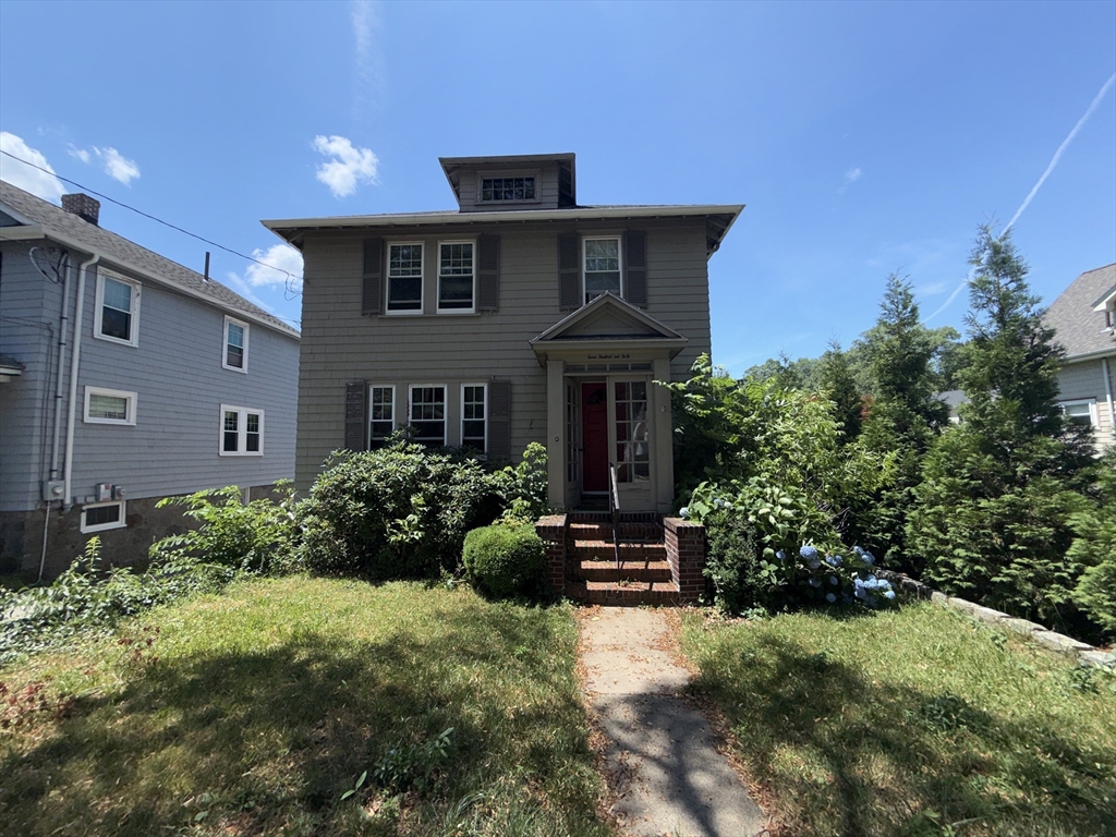 740 Lagrange St Property Photo 1