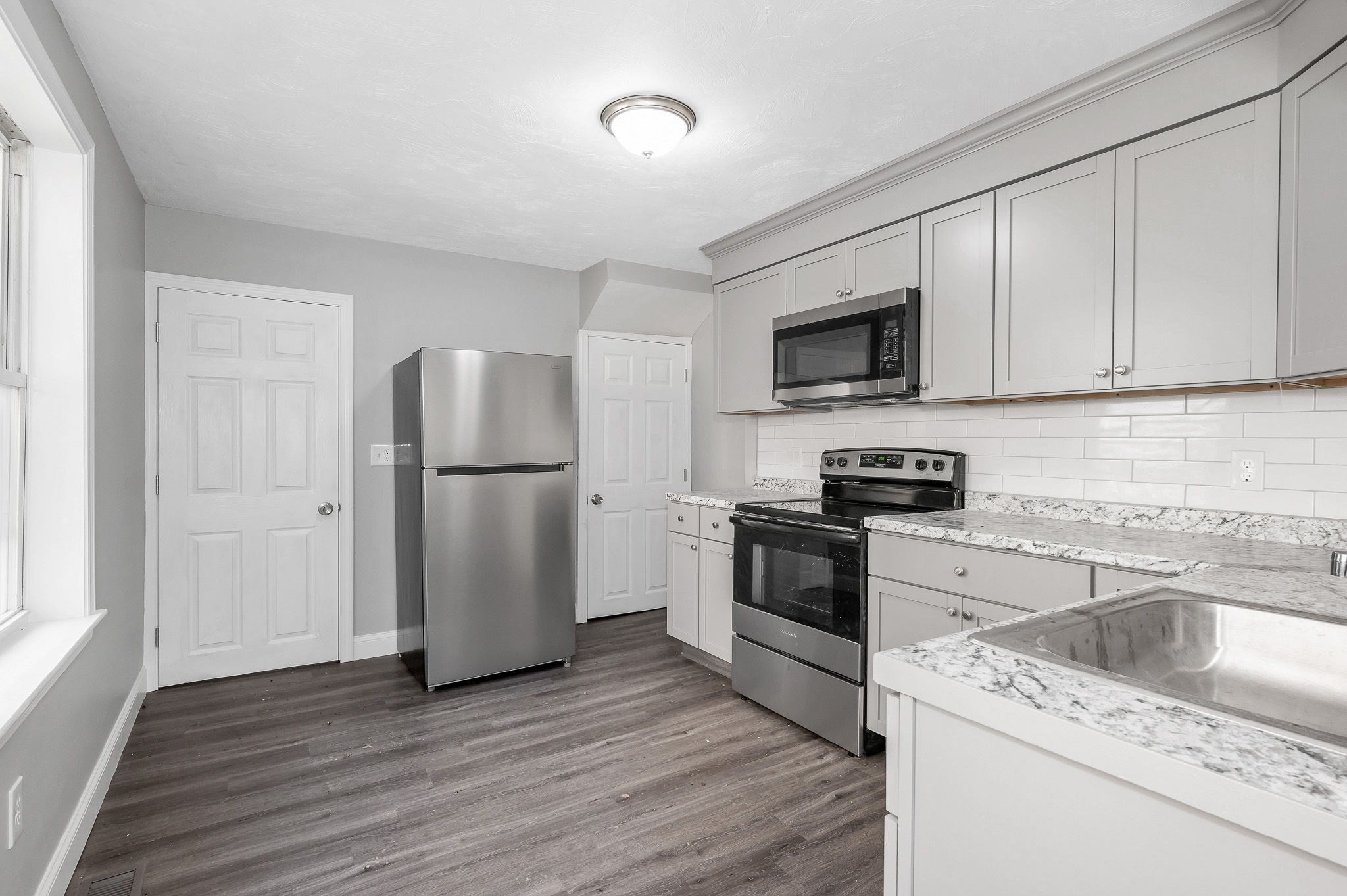 50-52 Willow Street Property Photo 4
