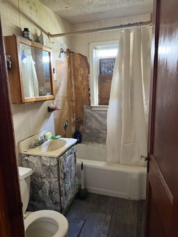 26 Carlstad St Property Photo 5