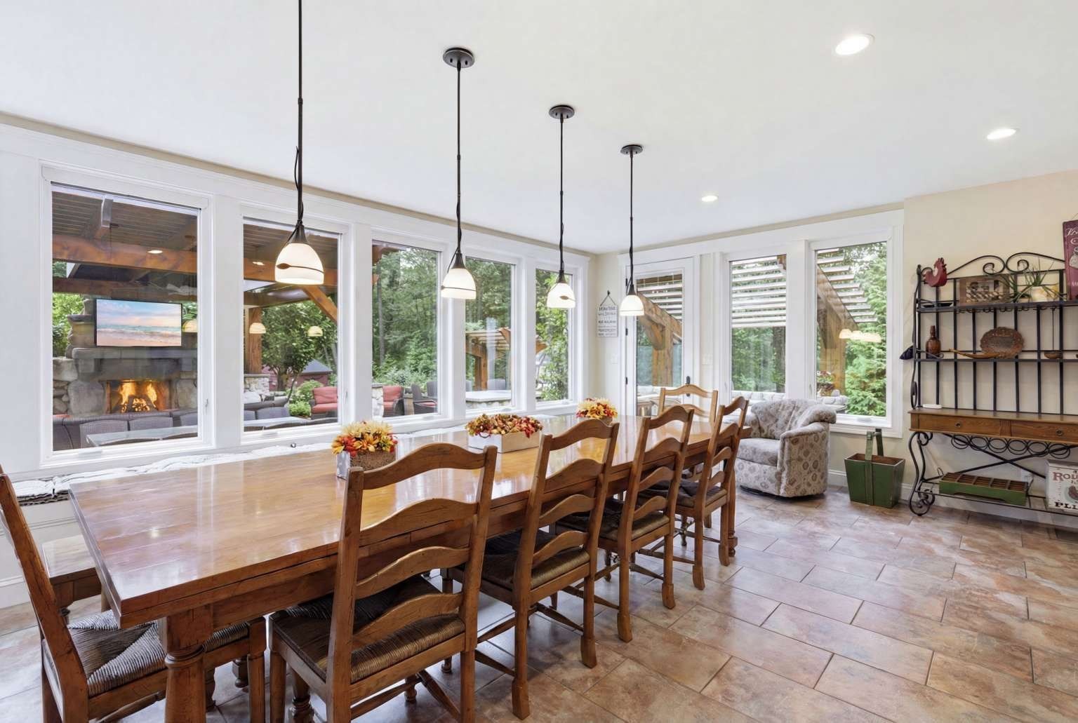 236 Bridle Path Property Photo 4