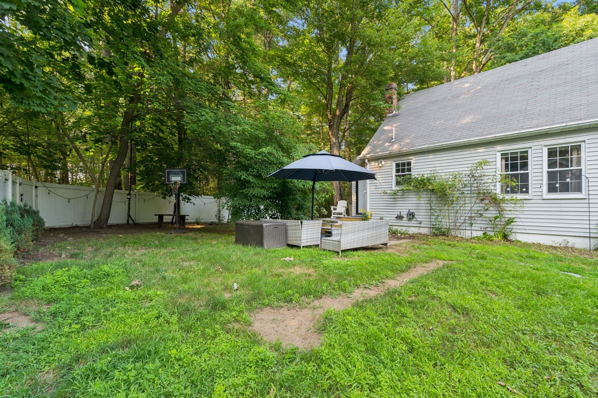 70 Mirror Lake Ave Property Photo 4