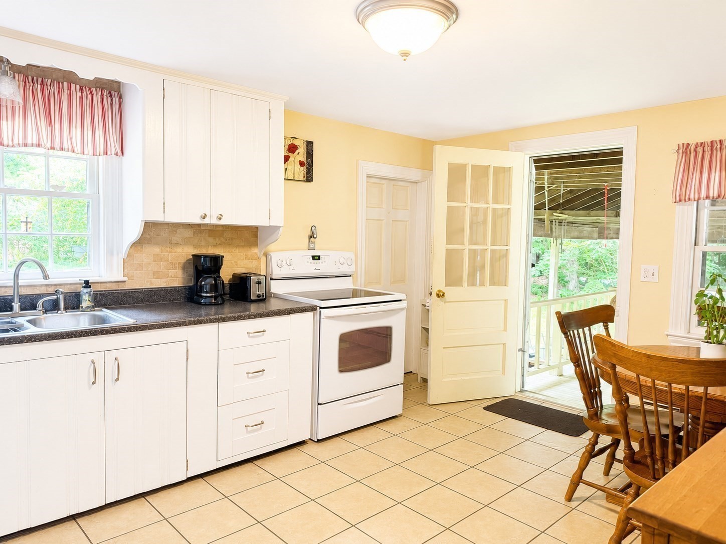 76 Andover Rd Property Photo 17