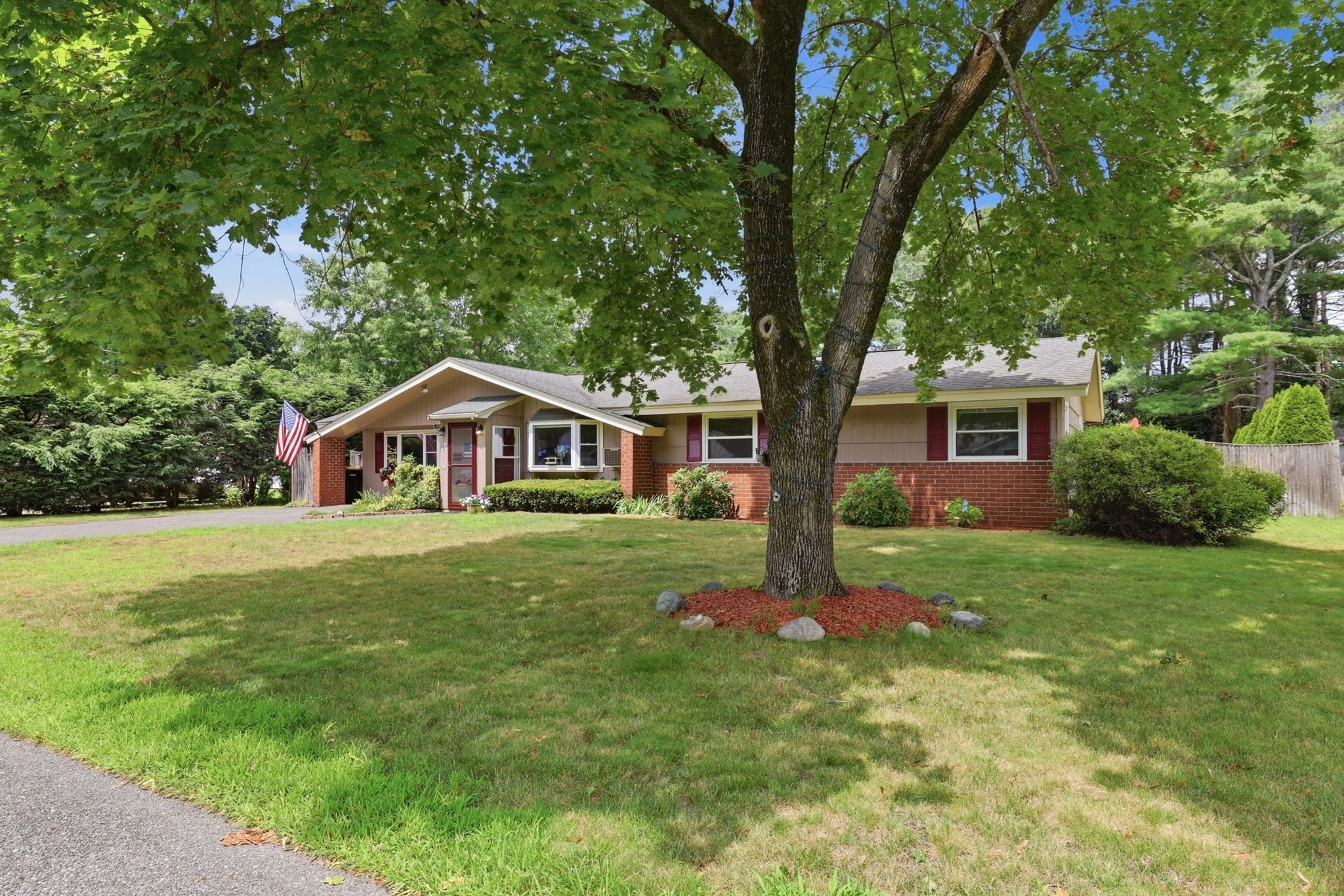 8 Sloane Dr