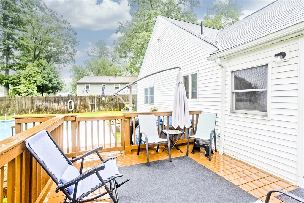 164 Barbara St Property Photo 5
