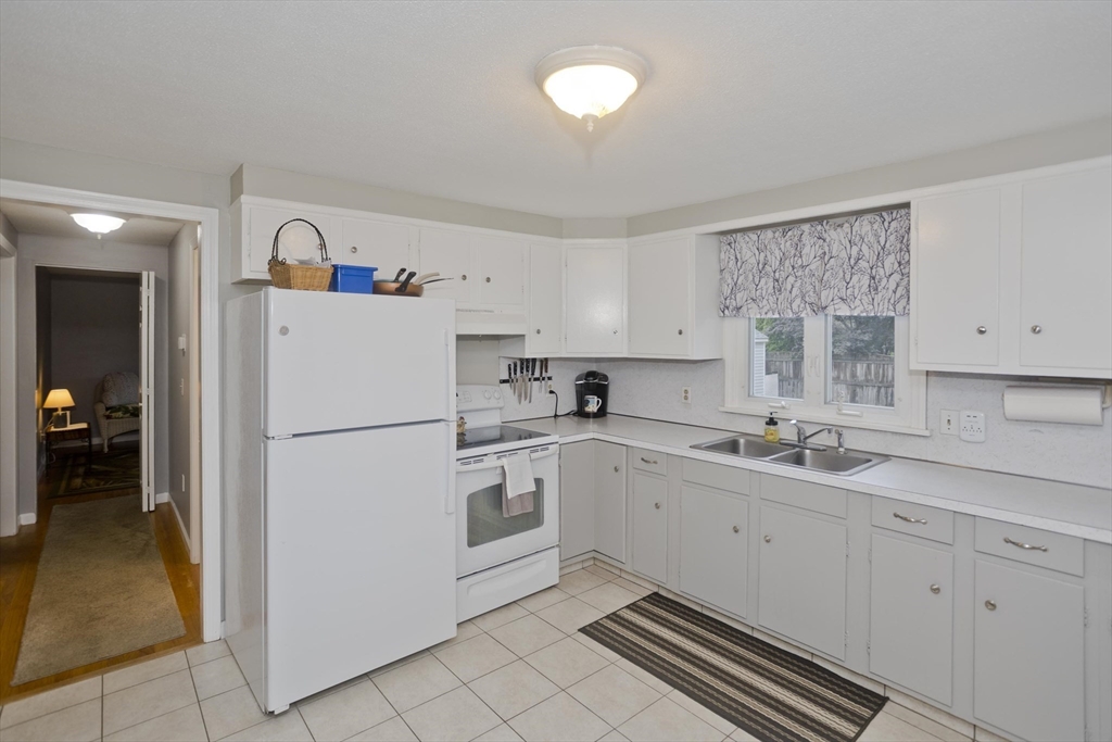 164 Barbara St Property Photo 10