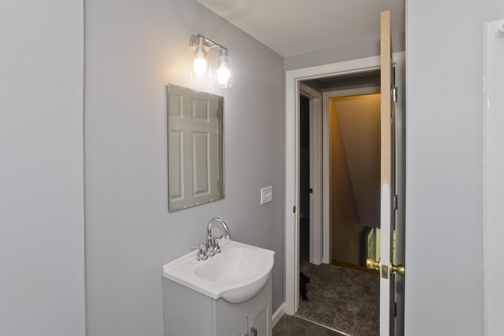 164 Barbara St Property Photo 17