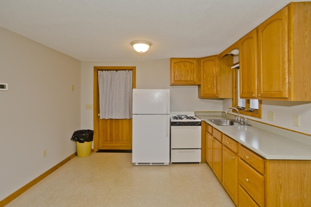 164 Barbara St Property Photo 23